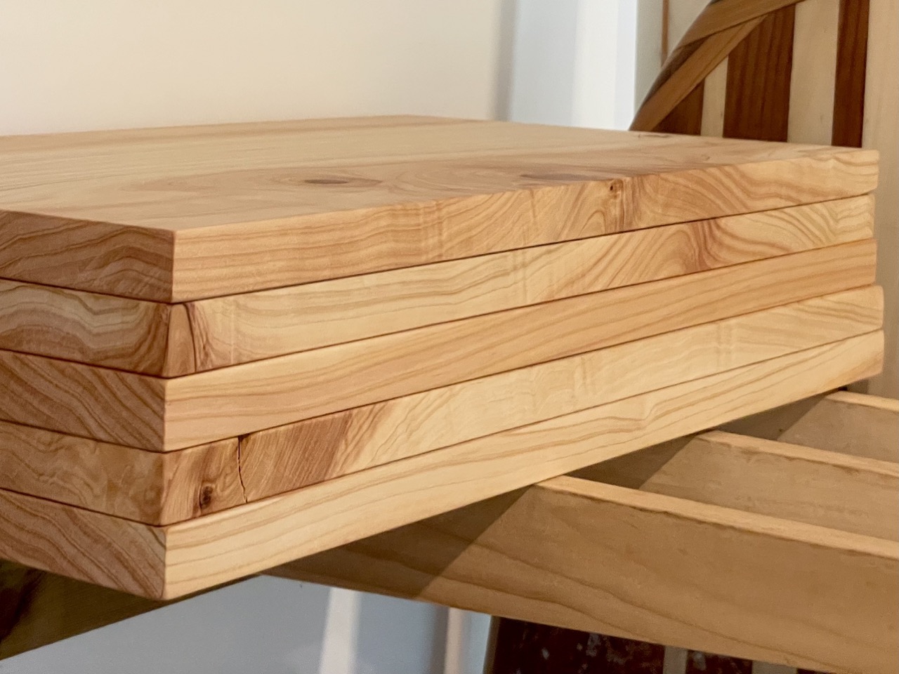 Plan de travail en bois massif Cyprès de Lambert sur mesure